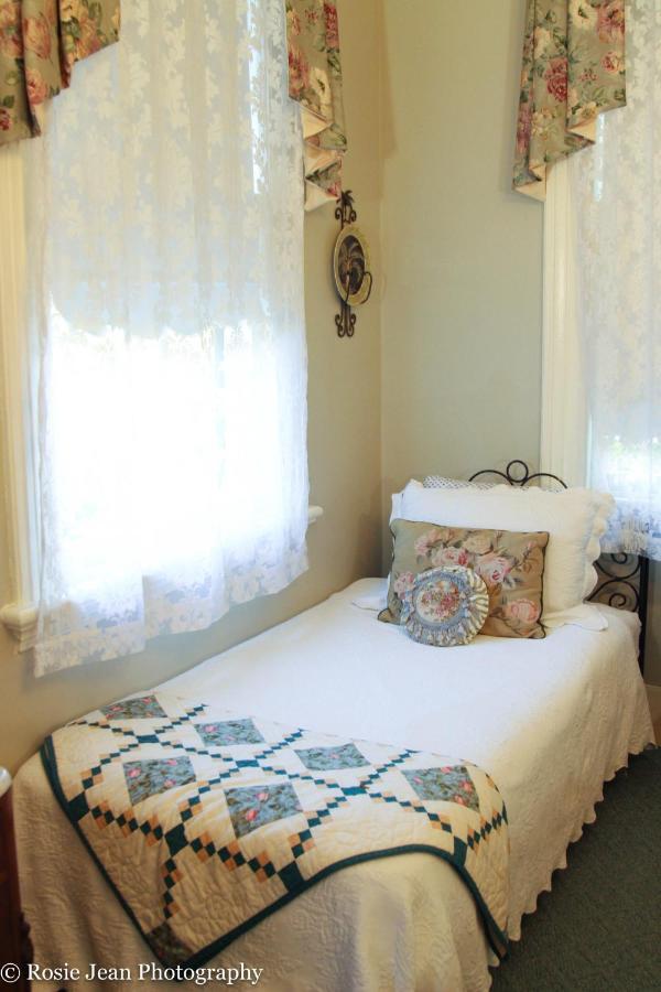 Flowertown Bed And Breakfast Summerville Exterior foto